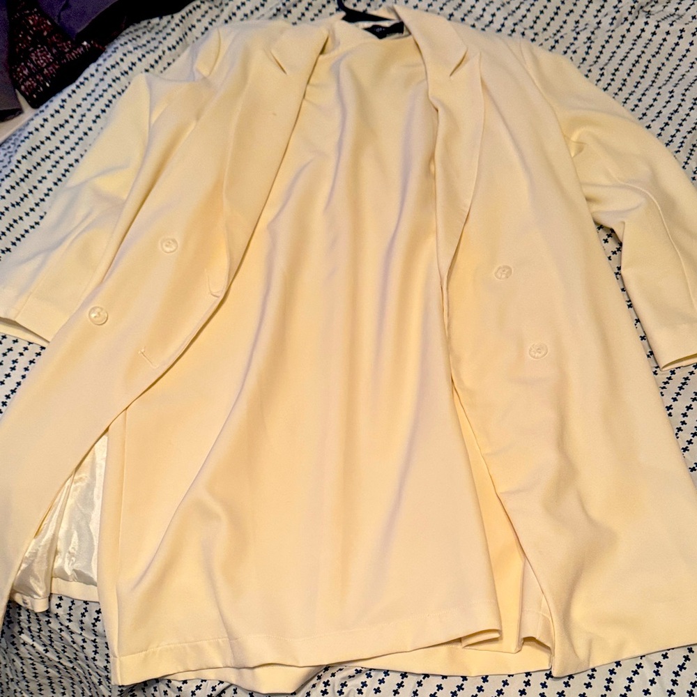 Elegant Cream Blazer Coat